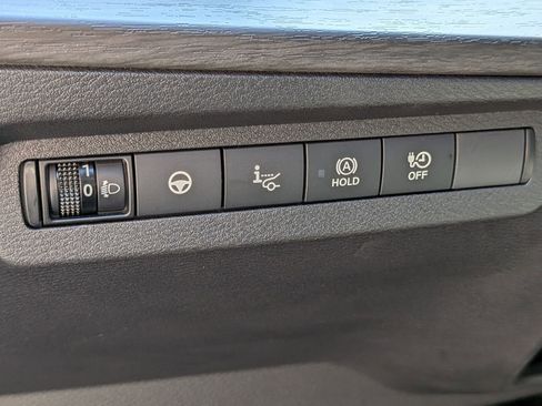 Used 2023 Nissan Ariya FWD image 17