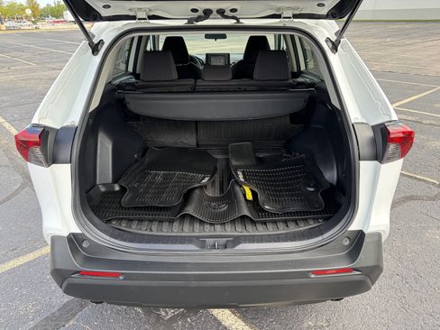 Used 2019 Toyota RAV4 LE w/ All Weather Liner Package AWD/4WD image 15