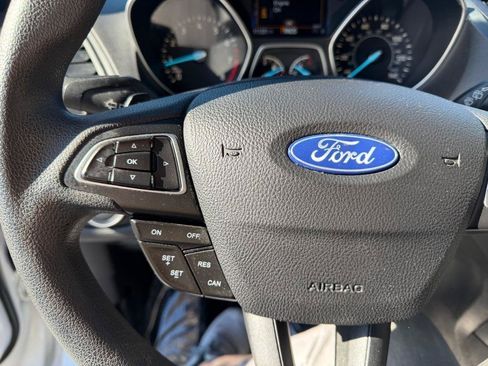 Used 2017 Ford Escape SE FWD image 27