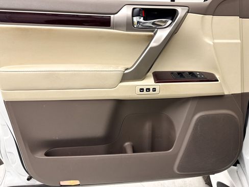 Used 2016 Lexus GX 460 w/ Premium Package AWD/4WD image 25