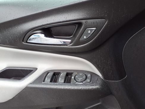 Used 2019 Chevrolet Equinox LT image 27