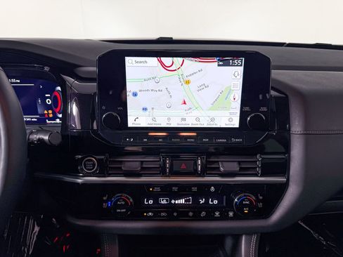 Used 2022 Nissan Pathfinder Platinum w/ Cargo Package image 18