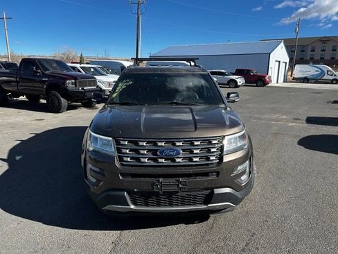 Used 2016 Ford Explorer XLT w/ Equipment Group 202A image 5