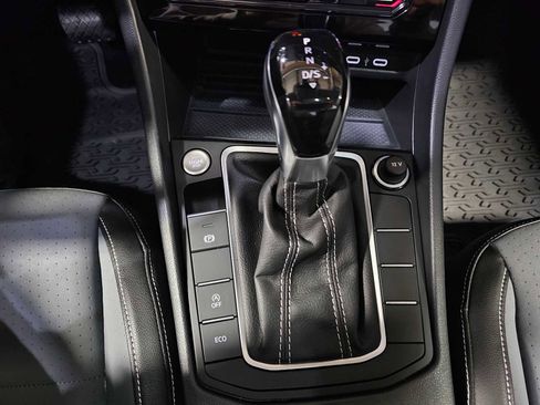 Certified 2025 Volkswagen Jetta SE image 31