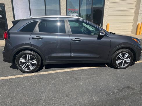 Used 2020 Kia Niro EX Premium FWD image 12