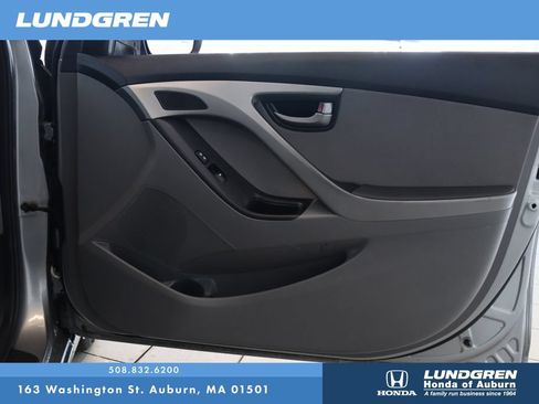 Used 2015 Hyundai Elantra SE w/ Option Group 02 FWD image 13