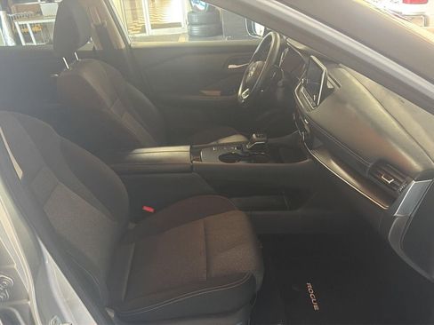 Used 2024 Nissan Rogue SV image 15