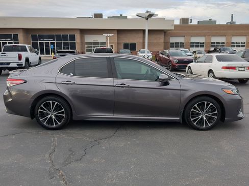 Used 2019 Toyota Camry SE w/ Audio Package image 6