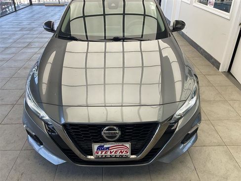 Used 2021 Nissan Altima 2.5 SR w/ SR Premium Package image 3