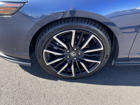 Used 2023 Honda Accord Touring image 9