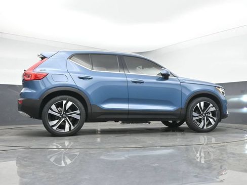 Used 2023 Volvo XC40 B5 Plus w/ Driver Assist Package AWD/4WD image 43