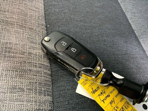 Used 2023 Ford Maverick XLT FWD image 19