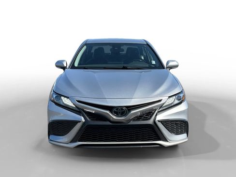 Used 2023 Toyota Camry XSE FWD image 8