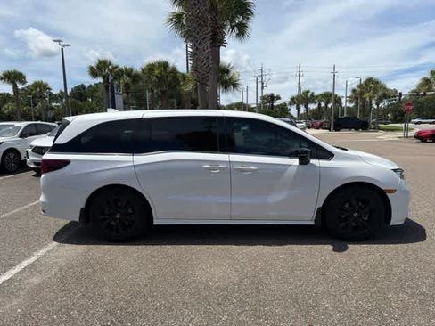 Used 2024 Honda Odyssey Sport image 12