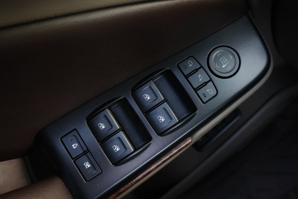 Used 2018 Chevrolet Tahoe Premier AWD/4WD image 37