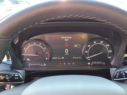 Used 2022 Lincoln Corsair Standard w/ Premium Package image 18