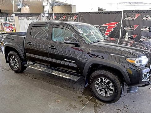 Used 2022 Toyota Tacoma TRD Off-Road w/ TRD Premium Off Road Package AWD/4WD image 4