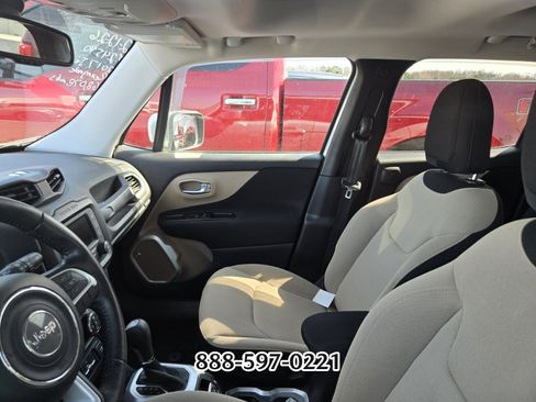 Used 2017 Jeep Renegade Latitude w/ Popular Equipment Group image 2