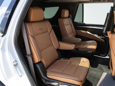 Used 2025 Cadillac Escalade Premium Luxury w/ LPO, Floor Liner Package AWD/4WD image 27