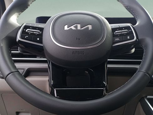 New 2026 Kia Carnival SX FWD image 11