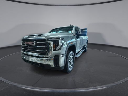 Used 2025 GMC Sierra 3500 SLE w/ SLE Value Package image 10