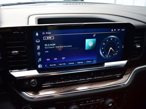 Used 2025 Chevrolet Silverado 1500 LT image 41