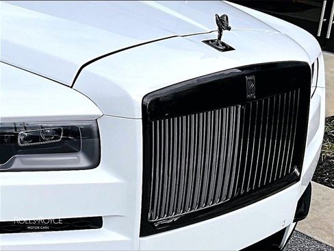Certified 2021 Rolls-Royce Cullinan Black Badge image 26