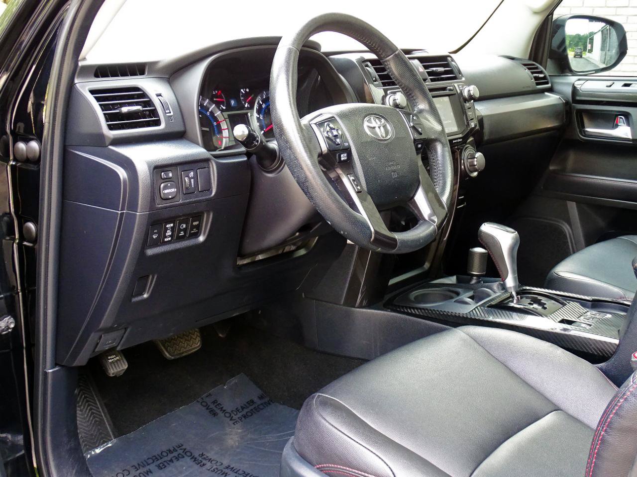 Used 2018 Toyota 4Runner TRD Off-Road Premium AWD/4WD image 18
