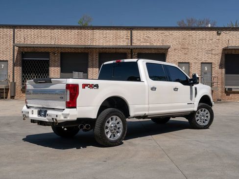 Used 2019 Ford F350 Limited image 2