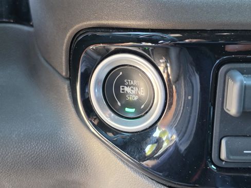 Used 2022 Chevrolet Silverado 1500 LTZ image 34