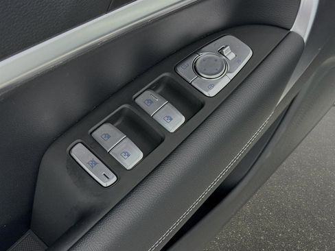 New 2026 Genesis G70 2.5T RWD image 19