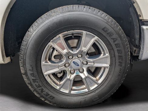 Used 2015 Ford F150 Lariat image 41