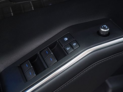 Used 2021 Toyota Highlander Platinum image 24