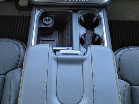 Used 2025 Ford Expedition Tremor AWD/4WD image 6