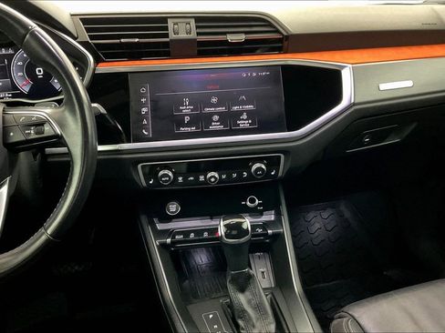 Used 2019 Audi Q3 2.0T Premium Plus w/ Premium Plus Package AWD/4WD image 9