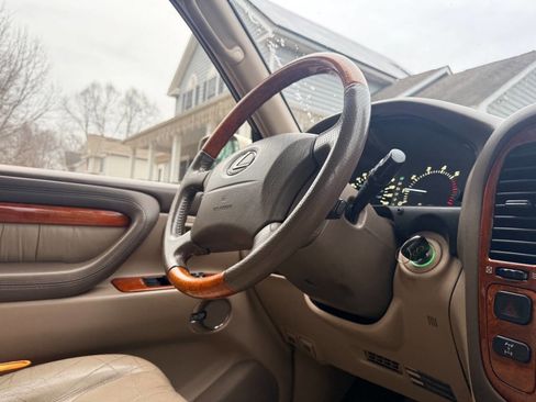 Used 2001 Lexus LX 470 4WD image 37