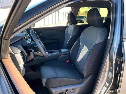 Certified 2023 Nissan Rogue SV image 8