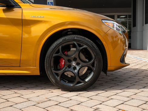 Used 2022 Alfa Romeo Stelvio Veloce image 7