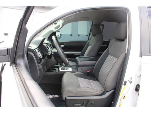 Used 2018 Toyota Tundra SR5 w/ SR5 Upgrade Package RWD image 8