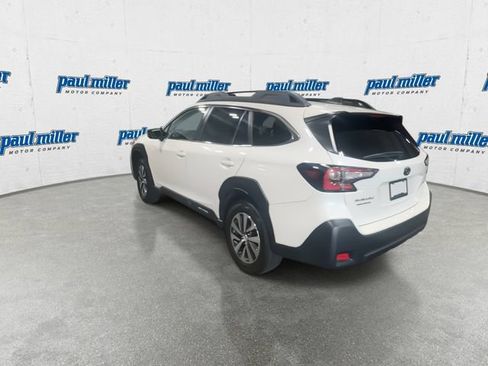 Used 2023 Subaru Outback Premium AWD/4WD image 8