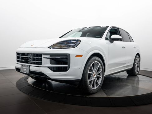 Certified 2026 Porsche Cayenne AWD/4WD image 1