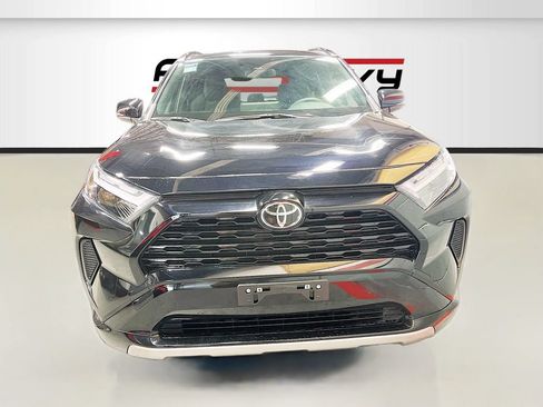 Used 2025 Toyota RAV4 SE w/ Convenience Package AWD/4WD image 2