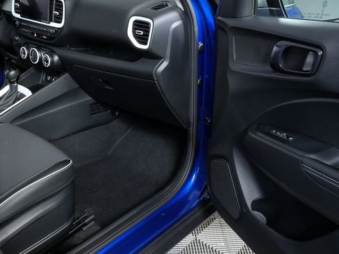 Used 2023 Hyundai Venue Limited w/ Cargo Package image 25