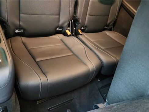 Used 2025 Mercedes-Benz GLS 450 GLS 450 image 30