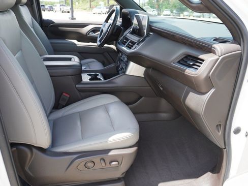 Used 2022 Chevrolet Suburban Z71 w/ Off-Road Capability Package AWD/4WD image 15