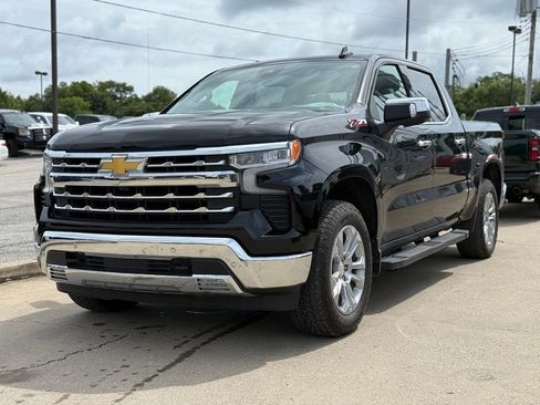 Used 2026 Chevrolet Silverado 1500 LTZ AWD/4WD image 2