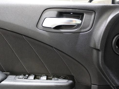 Used 2022 Dodge Charger SXT RWD image 17
