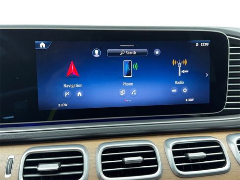 Used 2025 Mercedes-Benz GLS 450 4MATIC image 28