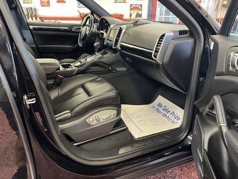 Used 2013 Porsche Cayenne S image 10