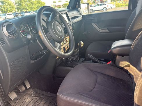 Used 2013 Jeep Wrangler Sport AWD/4WD image 12